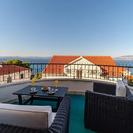 Alen & Deni Apartman Sutivan