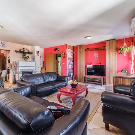 Alen & Deni Apartman Sutivan